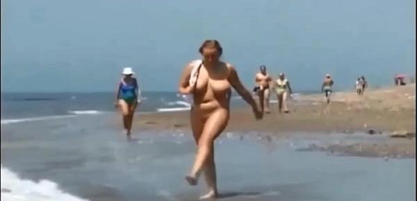  Tukif belle fille exhibe sur la plage